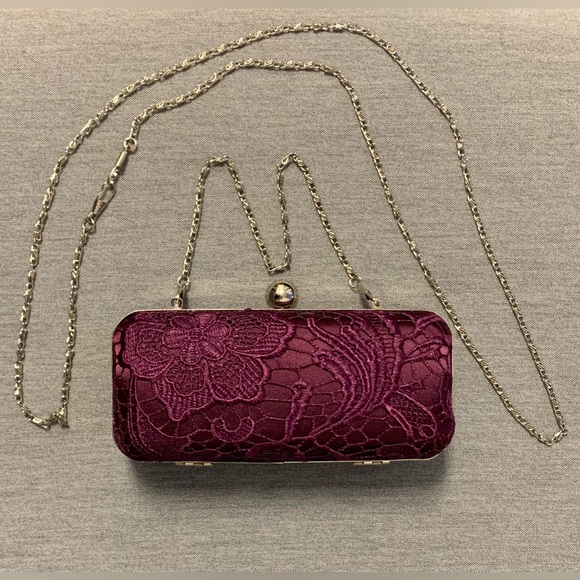 Purple clutch with embroidery. - Picture 3 of 3
